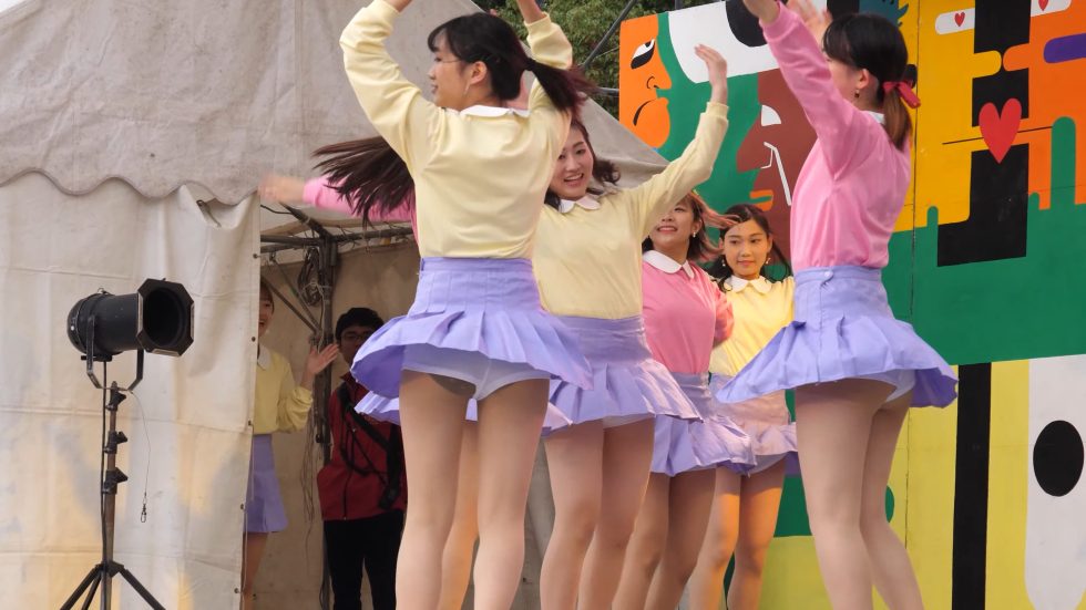 Female college student dance circle② 00:59-002
