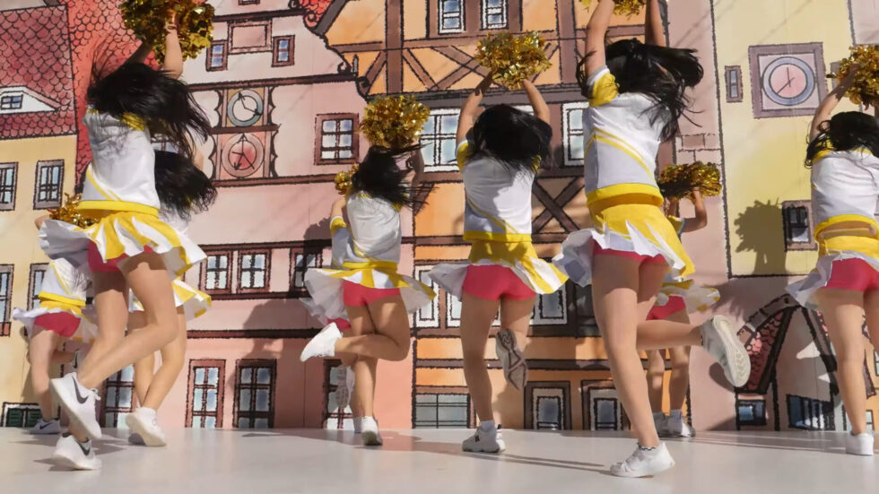 ハニーズダンスアカデミー　シスターズ「2019ハニーズメドレー」天神クリスマスマーケット 02:58