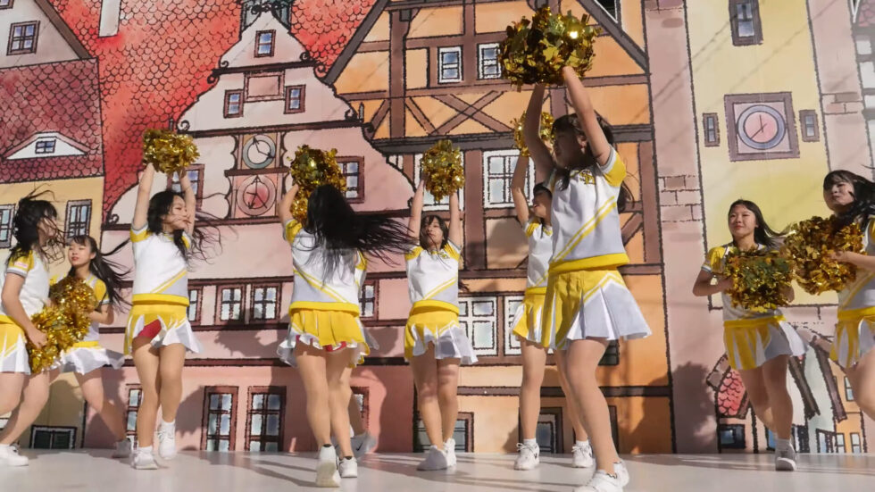 ハニーズダンスアカデミー　シスターズ「2019ハニーズメドレー」天神クリスマスマーケット 03:28
