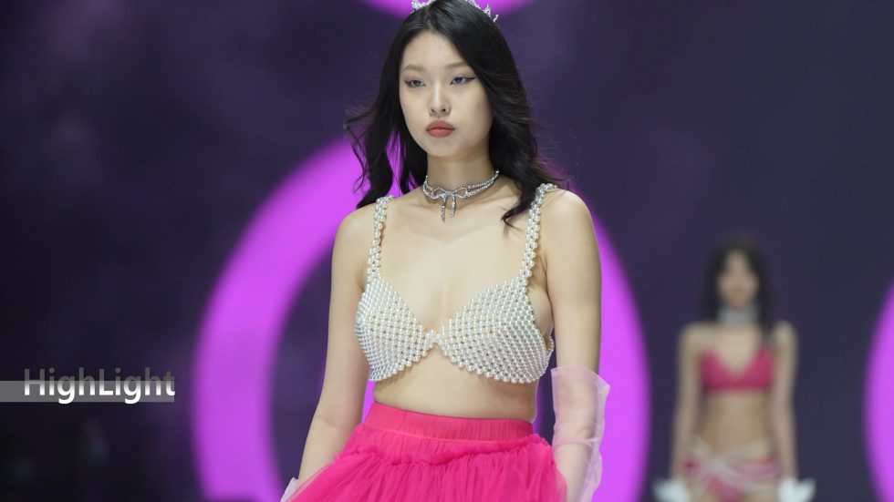【4K】2023SIUF深圳天使寶貝D杯超模內衣秀-（布迪設計） |  BodyDesign Lingerie Show 00:15