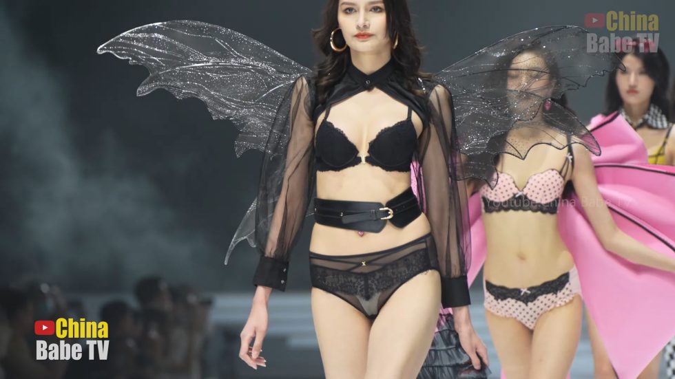 【4K】2023SIUF深圳天使寶貝D杯超模內衣秀-（布迪設計） |  BodyDesign Lingerie Show 00:35