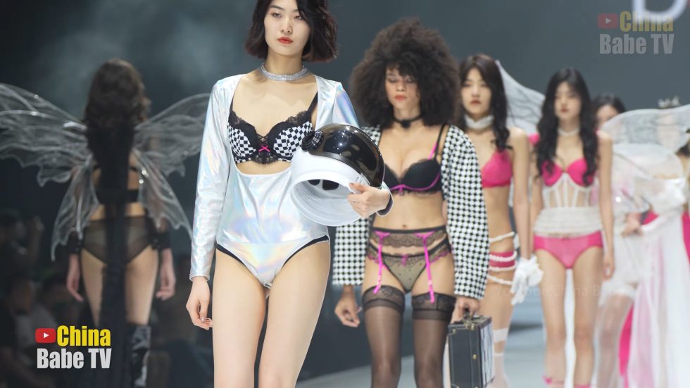 【4K】2023SIUF深圳天使寶貝D杯超模內衣秀-（布迪設計） |  BodyDesign Lingerie Show 00:50