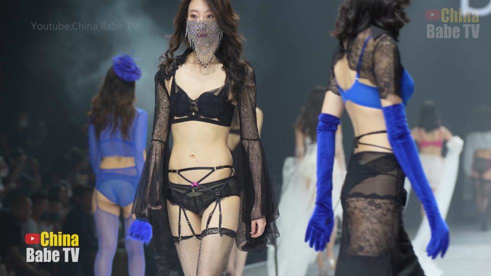【4K】2023SIUF深圳天使寶貝D杯超模內衣秀-（布迪設計） |  BodyDesign Lingerie Show 01:15