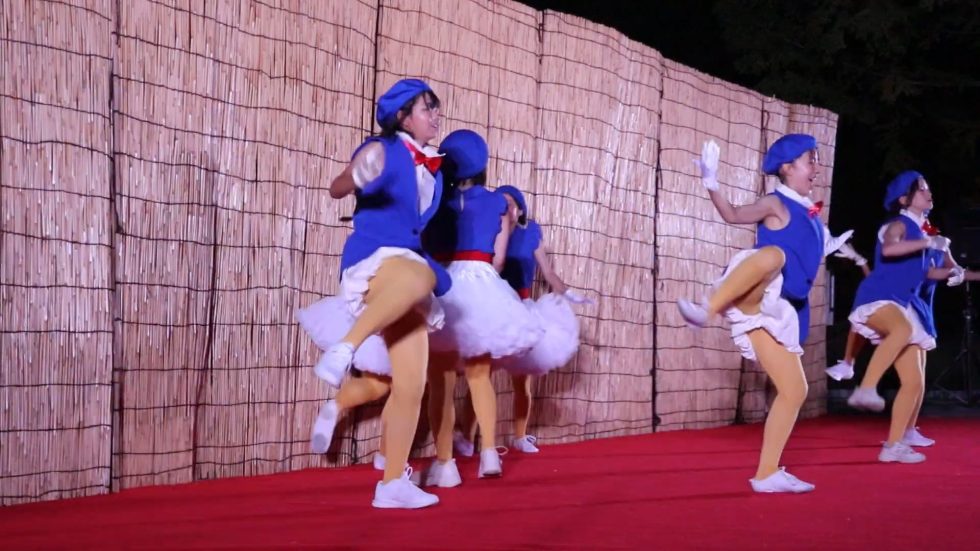 ドナルドダック衣装でダンス【ふれあいステージ】 01:18