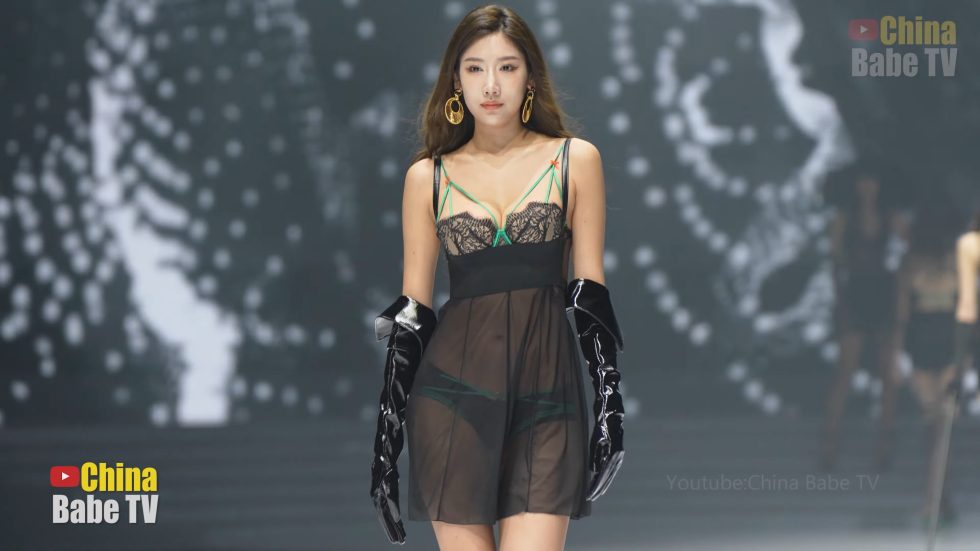 【4K】2023SIUF深圳天使寶貝D杯超模內衣秀-（布迪設計） |  BodyDesign Lingerie Show 02:50