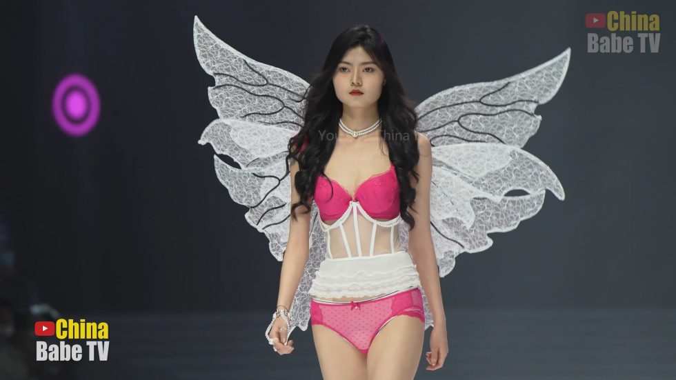 【4K】2023SIUF深圳天使寶貝D杯超模內衣秀-（布迪設計） |  BodyDesign Lingerie Show 04:08