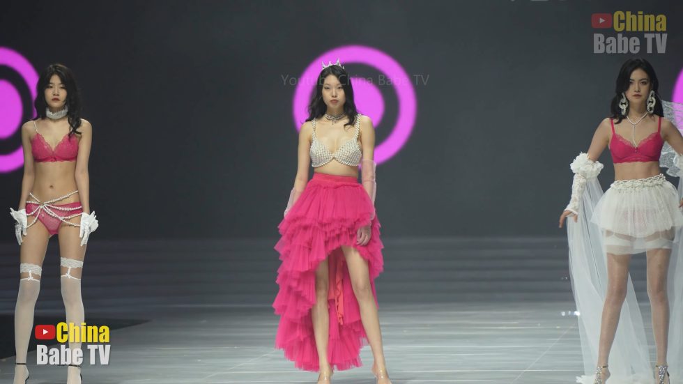 【4K】2023SIUF深圳天使寶貝D杯超模內衣秀-（布迪設計） |  BodyDesign Lingerie Show 04:30