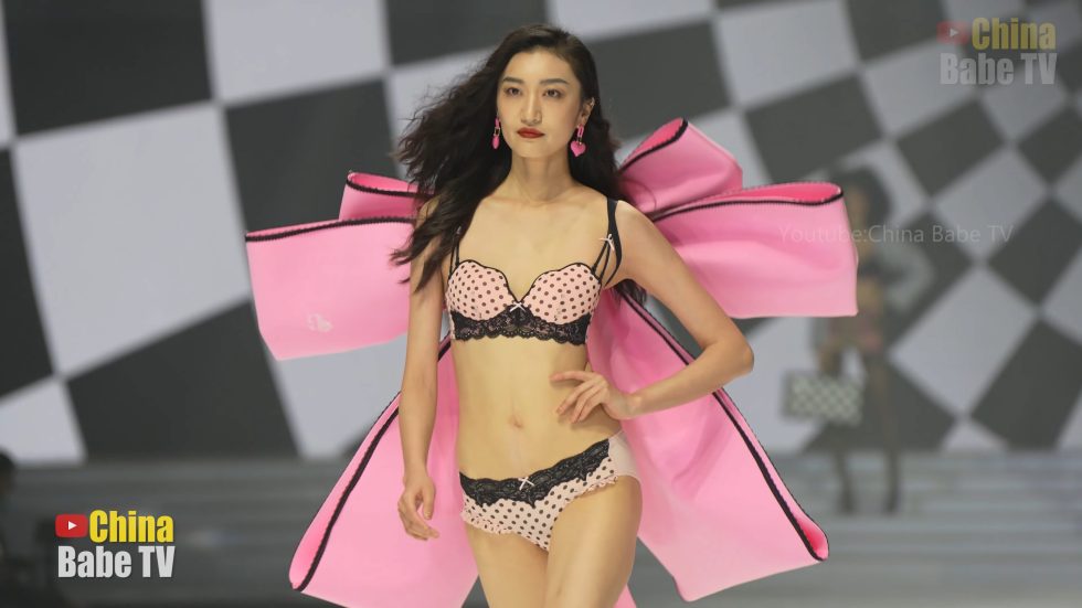 【4K】2023SIUF深圳天使寶貝D杯超模內衣秀-（布迪設計） |  BodyDesign Lingerie Show 06:14