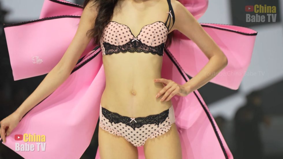 【4K】2023SIUF深圳天使寶貝D杯超模內衣秀-（布迪設計） |  BodyDesign Lingerie Show 06:20