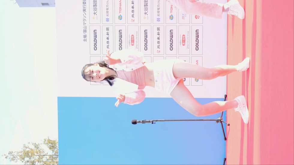 Daisy's(デイジーズ) 「Talk that Talk」(TWICE) 「富山マラソン 2023 フィニッシュステージイベント」 2曲目 富岩運河環水公園 縦動画 2023年11月5日 00:34（色調編集版）