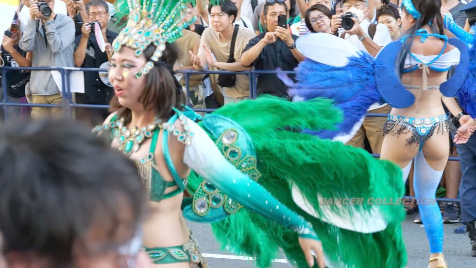 【4K】飛び出しそうなウニアングリーン　浅草サンバカーニバル2023 #2 Samba in Japan　2023 00:35（色調編集版）