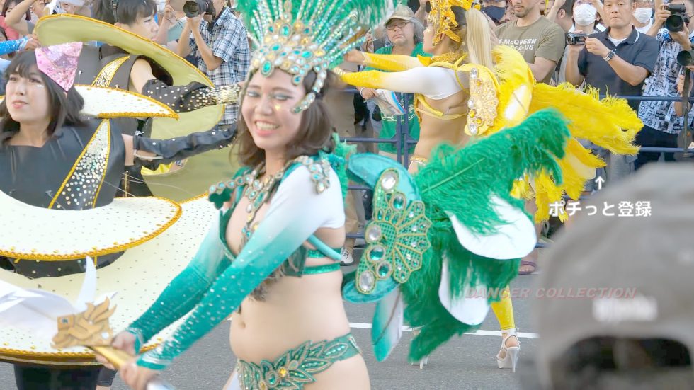 【4K】飛び出しそうなウニアングリーン　浅草サンバカーニバル2023 #2 Samba in Japan　2023 00:44（色調編集版）