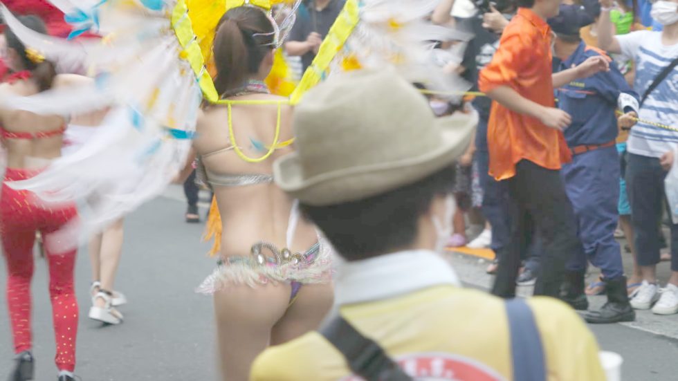4K 女子大学生 美人 サンバ ウニアン 可愛い 虹色娘 としま七夕まつり 2022 Japanese Samba 00:55（色調編集版）