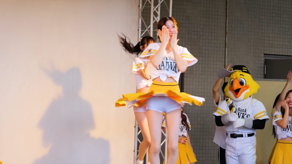 [4Kチア]Honeys ハニーズ FAN! FUN! STAGE チアガール パフォーマンス / 福岡ソフトバンクホークス / 日本シリーズ第4戦 2024年10月30日 ② 01:32