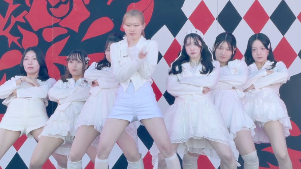曲調が不規則なかわいいダンス 00:05（色調編集版）