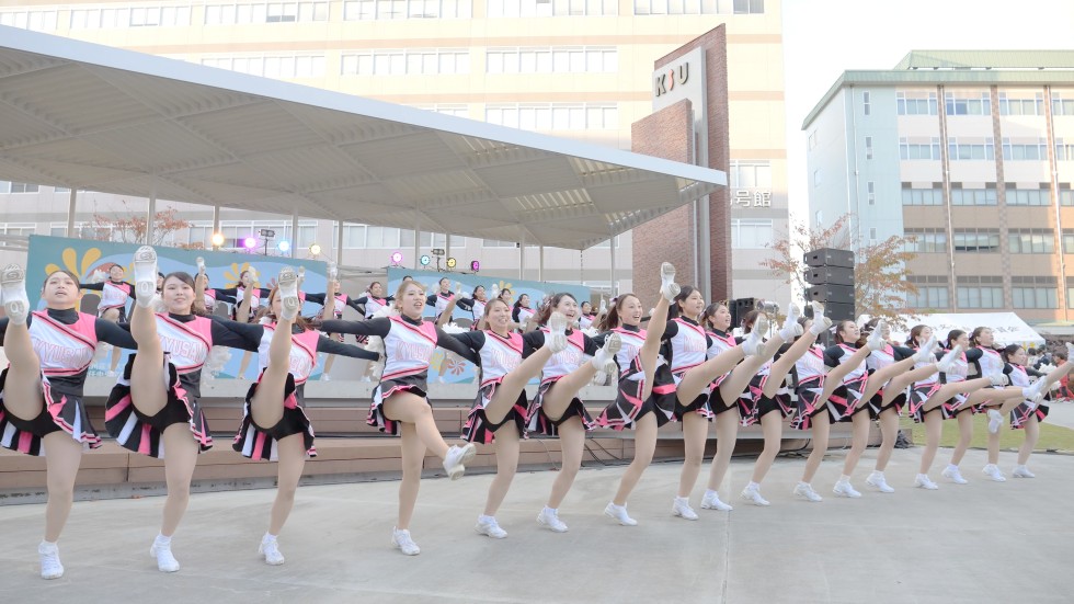 九州産業大学 チアリーダー Vigorous [ 4K/60P 固定 ] 2025/11/1 香椎祭2025 (大学生チアリーダー チアリーディング ダンス ) 02:06（色調編集版）