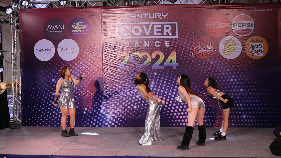 240616 ... cover KISS OF LIFE - Midas Touch + Bad News @ Century Cover Dance 2024 01:12
