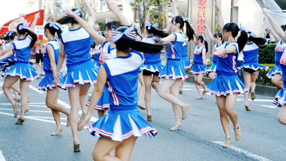 夏だっ！カーニバルだ！主役はやっぱり女子高生バトン！パレード編 01:57（色調編集版）