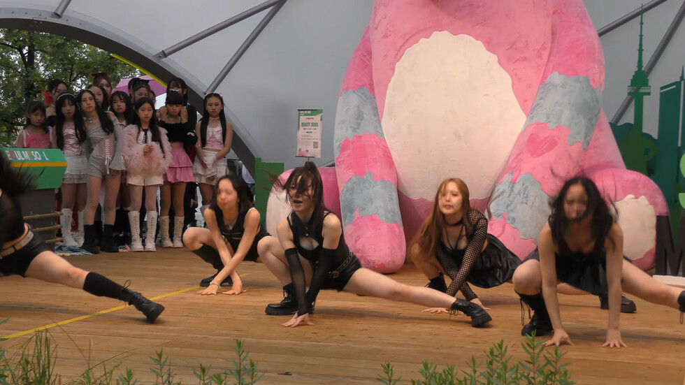 K-ＰＯＰダンス　「WANNABE（ITZY）」　ポップアップステージ東外　　大阪・関西万博２０２５ 02:33