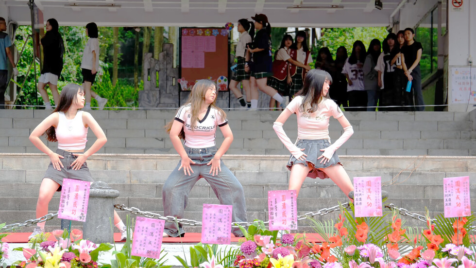 【8K】Strategy (TWICE) | 學生才藝表演 | 國立基隆女中101年校慶 KLGSH 101st anniversary(2025-04-19) 02:39（色調編集版）