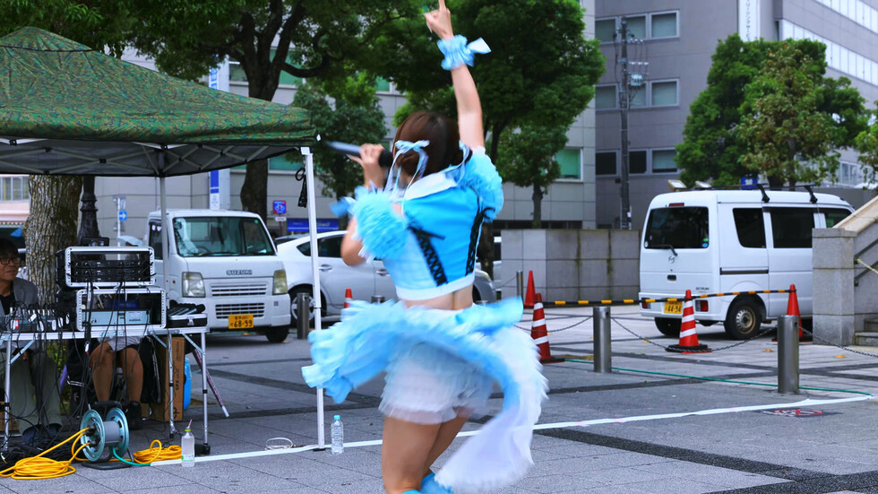 白川ゆな 20251011@金山駅南口 04:00（色調編集版）