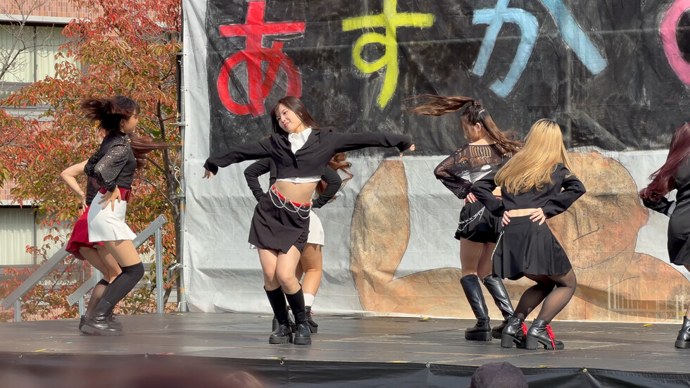 魅了するかわいいダンス 00:26