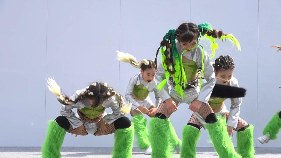 【ダンス】ふわもふクールな衣装がカワイイdance 00:39