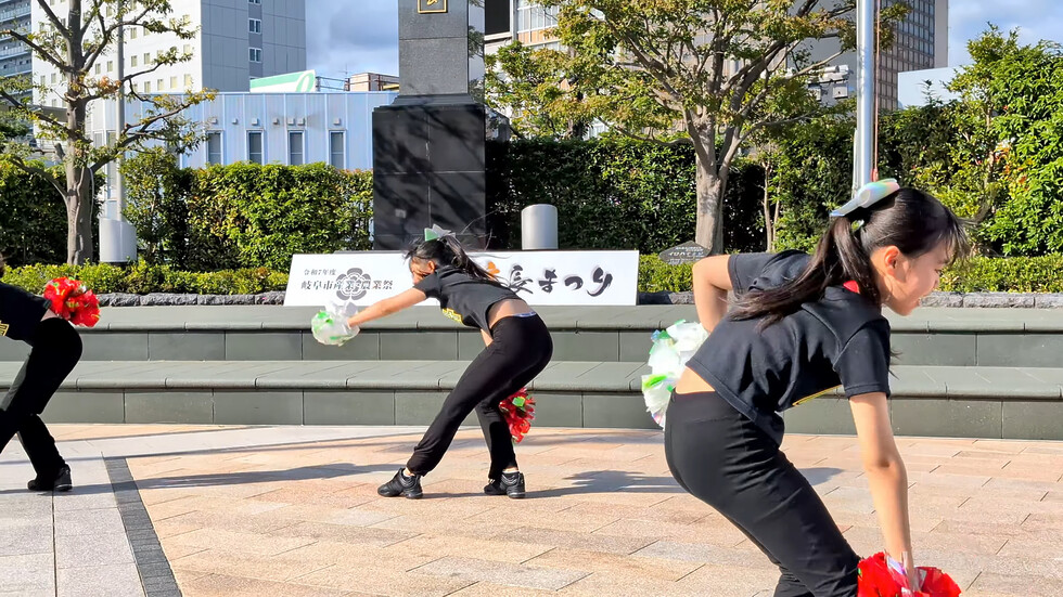 キレキレのかわいいチアダンサーたち/cheer dance performance 01:51